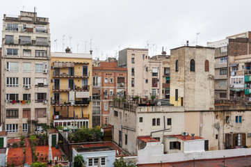 Fototapeta na wymiar Hinterhof in Barcelona, urbane Gebäude, Spanien