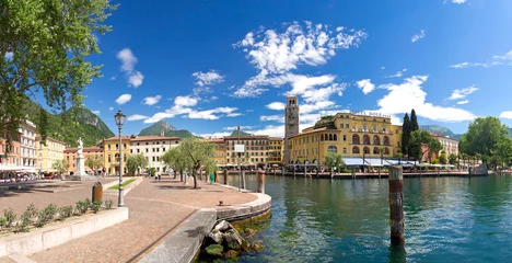 Foto auf Glas Riva del Garda, Promenade, Gardasee, Glockenturm, Hafen, Italien © autofocus67