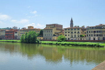 Fototapeta na wymiar Rzeki Arno. Florence, Toskania, Włochy.