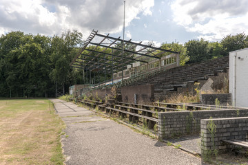 Fototapeta na wymiar opuszczone boisko do piłki nożnej z Wageningen w Holandii