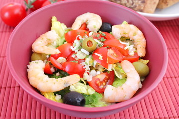 Salat mit Garnelen