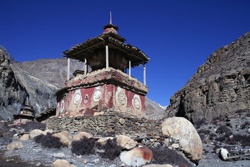 Vallée de Phu au Népal - Chorten - Temple - 55000198