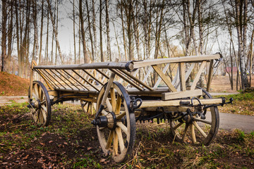Fototapeta na wymiar old village wagon