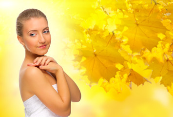 Fototapeta premium Young girl on autumn background