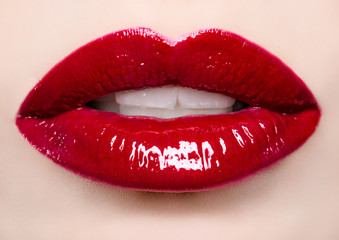 Fototapeta premium Namiętne czerwone usta