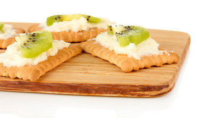 Crispbread with cheese and kiwi,