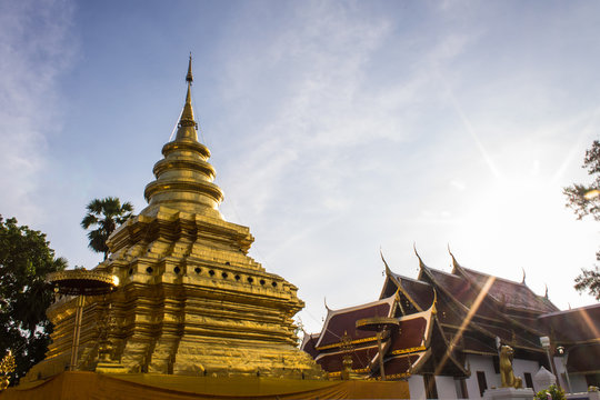 Wat Pra That Chomthong vora vihan in Morning , Chedi in Chiangma