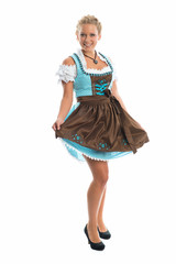 Blonde Fau im Dirndlkleid