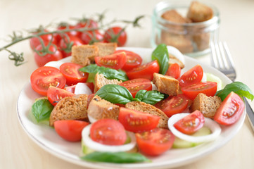Panzanella, italienischer Brotsalat