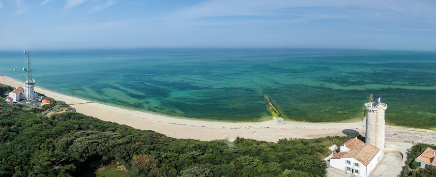 vieux phare des baleines vue de haut panorama