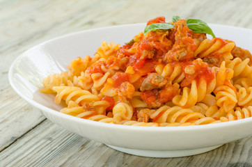 Fusilli con sugo e salsiccia, Pasta Italiana