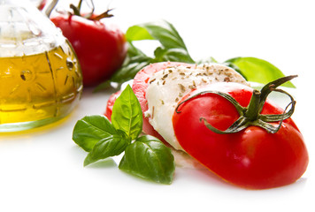 pomodori, mozzarella e basilico