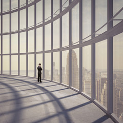 Fototapeta premium man looking at city