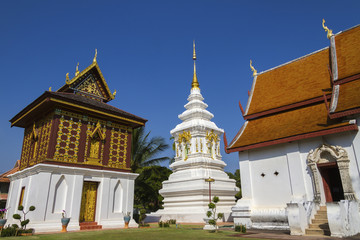 Fototapeta premium architecture Wat Hua kuang