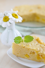 Pfirsich Joghurt Kuchen mit Zitronenmelisse