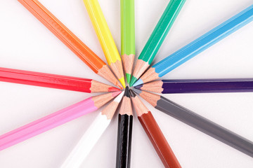 Naklejka premium circle of colored pencils