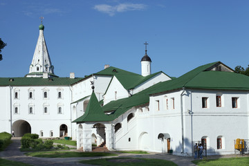 Fototapeta na wymiar Ganek kościół hierarchiczny komór na Kremlu, Suzdal