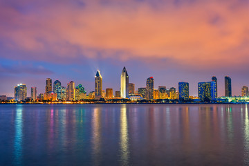 Naklejka premium San Diego at night