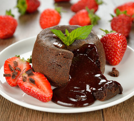 Obrazy na Szkle  Ciasto z czekoladą i truskawkami