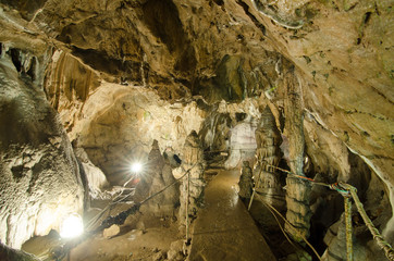 Muierilor Cave