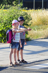 Handzeichen am Zebrastreifen