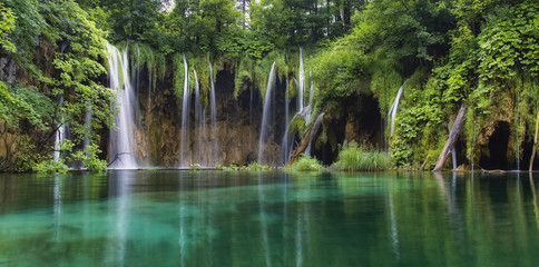 Fototapety  TUrquoise waterfalls in Plitvice.Croatia.