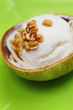 Coconut icecream