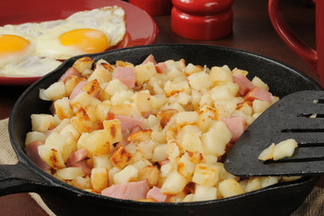 Hash browns, ham and eggs
