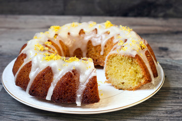 Lemon drizzle bundt cake