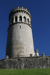 Fototapeta na wymiar La tour d'Avallon
