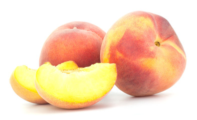 Fototapeta na wymiar Ripe peach fruit isolated on white background