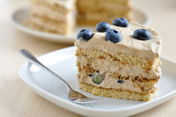 Cappuccino Torte mit Heidelbeeren