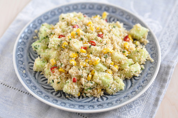 Couscous Salat mit Mais und Chili