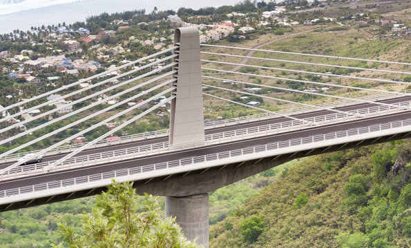 pont &agrave; haubans, route des Tamarins, &icirc;le R&eacute;union