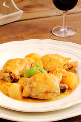 Pollo a la cerveza con patatas