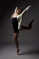 Beautiful female dancer - 55254375