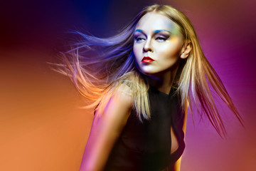 Naklejka premium Fashion woman with Professional makeup and hairstyle