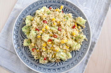Couscous Salat mit Mais und Chili