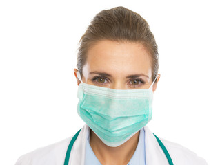 Portrait of doctor woman in mask
