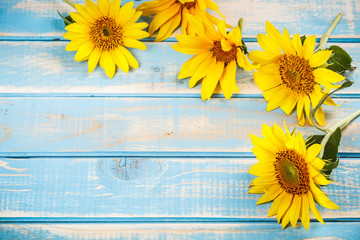 Naklejka premium Frame with sunflowers