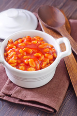 white beans with tomato sauce