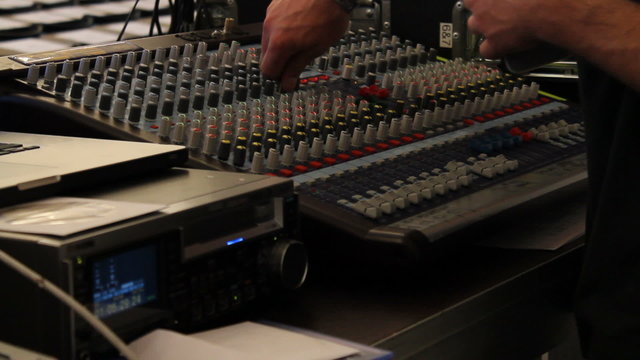 Audio pult