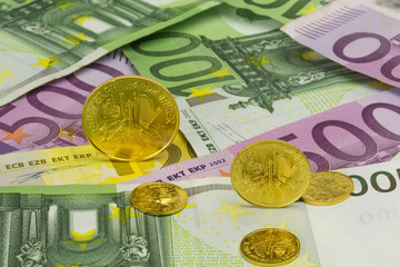 Goldmünzen auf Banknoten 3