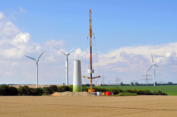 Aufbau einer Windkraftanlage