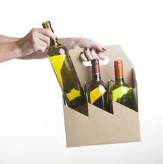 Wine bottle carrier made from recycled cardboard