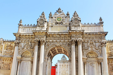 Fototapeta na wymiar The Gate of the Sultan, Dolmabahce Palace, Istanbul, Turkey