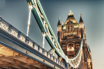 Wonderful colors and lights of Tower Bridge at Dusk - London © jovannig