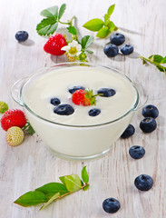 Yogurt with berries