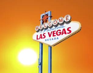 Fototapeten Willkommen bei Las Vegas Schild mit der untergehenden Sonne © trekandphoto
