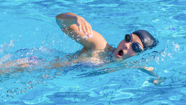 Female freestyle swimmer